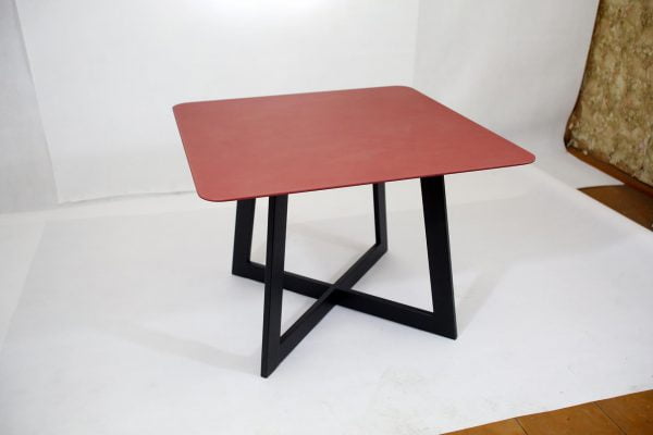 Stolik bordo